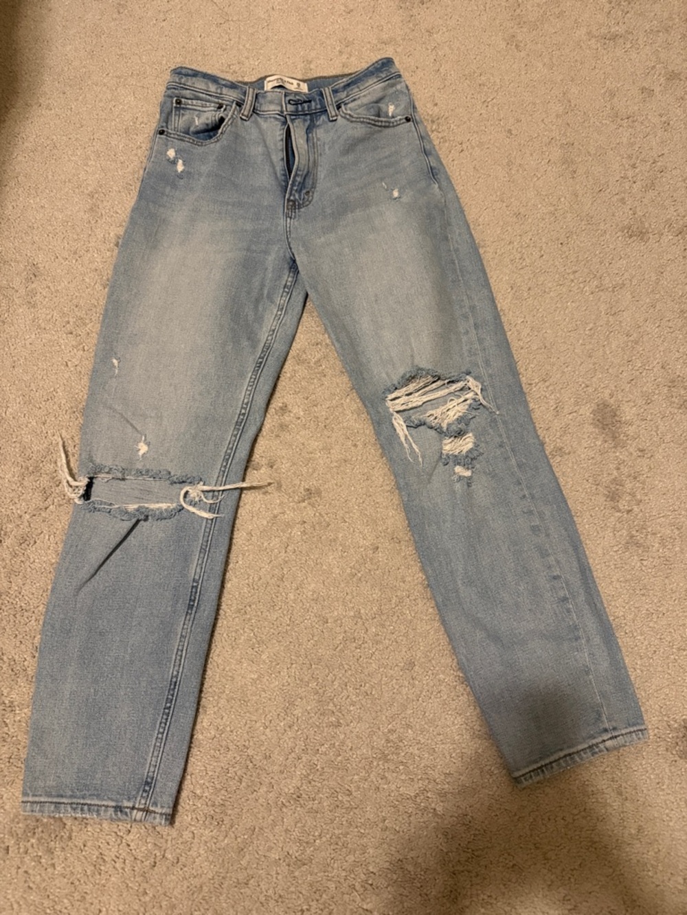 Abercrombie & Fitch The Mom High-Rise Jeans